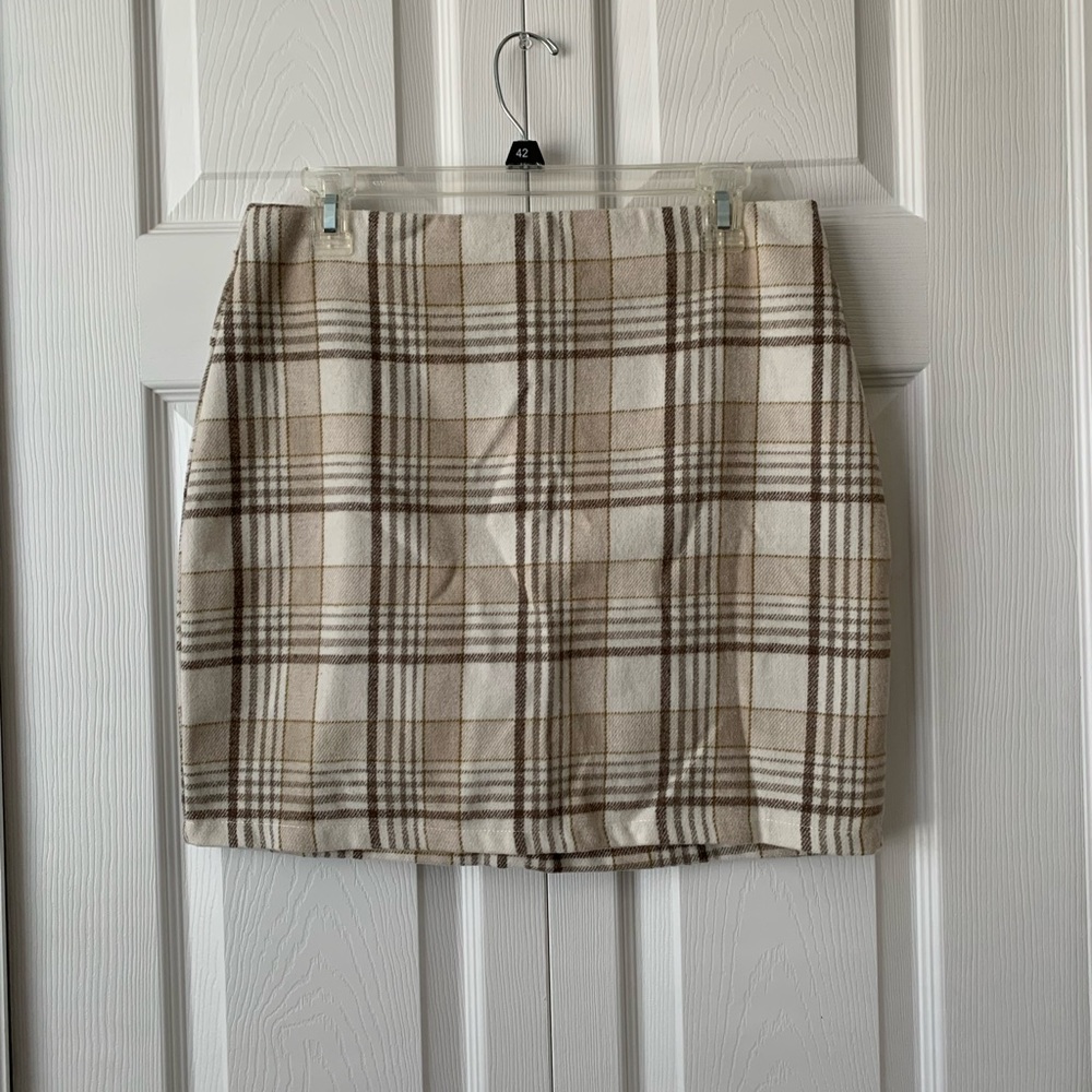 Tan plaid skirt Large